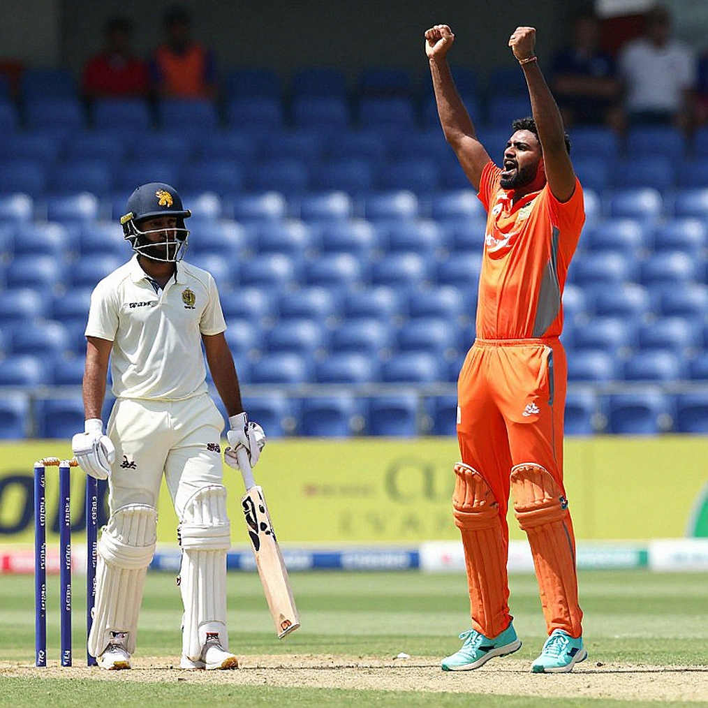 এশিয়া কাপের স্পেল থেকে নিলামের হাতুড়ি: এশিয়ার ক্রিকেটে দাম আসলে কে ঠিক করে? এশিয়া কাপের স্পেল থেকে নিলামের হাতুড়ি: এশিয়ার ক্রিকেটে দাম আসলে কে ঠিক করে?