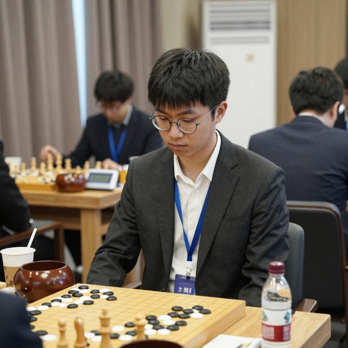FIDE-র শিরোনাম, কার্লসেনের নাম, আর ৬০ মিনিটের স্ক্যান্ডিনেভিয়ান: চেস-শিক্ষার অদৃশ্য অর্থনীতি