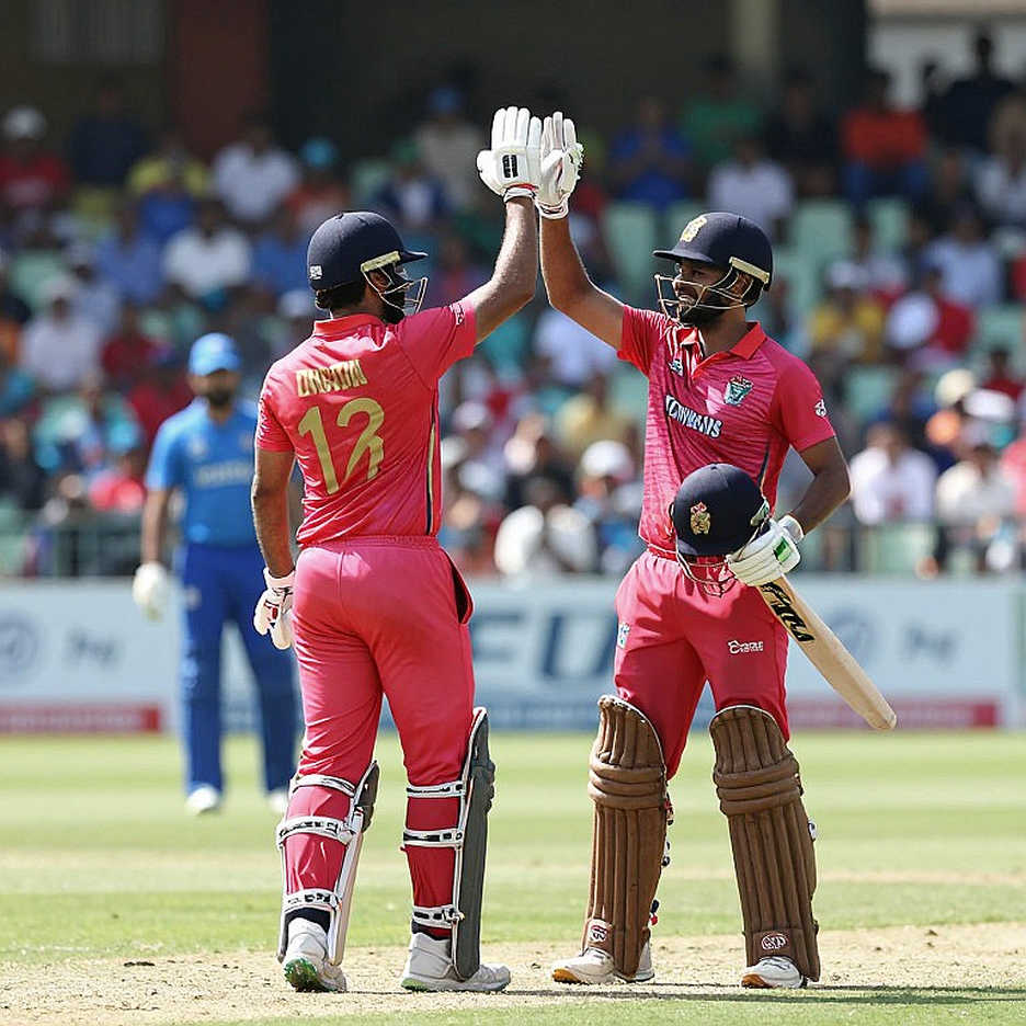 এশিয়ার মাঝের ওভার: ডট বলের নীরব হিসাব যেখানে ফাইনাল লিখে দেয়